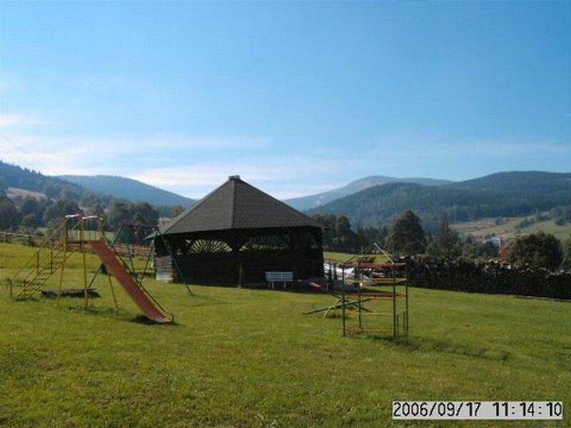 Plac zabaw dla dzieci w pensjonacie Monte Negro