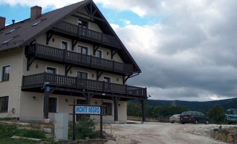Pensjonat Monte Negro z drogi