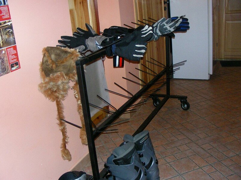 Suszarnia rękawic, kurtek, butów i czapek narciarskich w Monte Negro