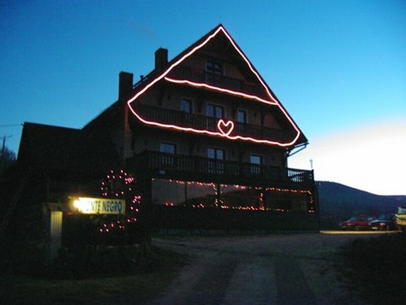 Pensjonat Monte Negro nocą